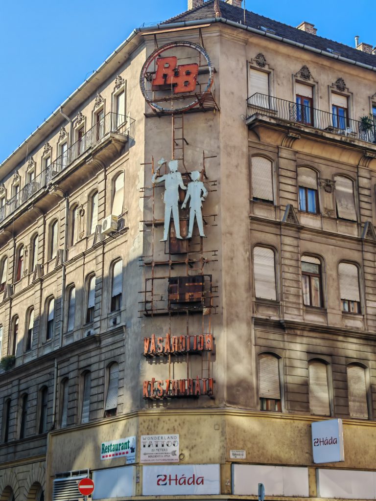 Rue-budapest-hongrie